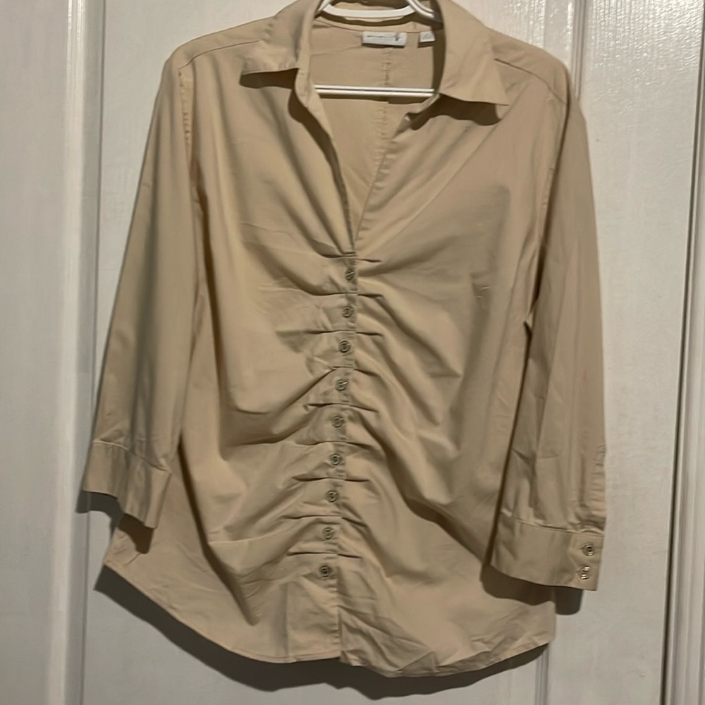 Women’s Button Up Top.